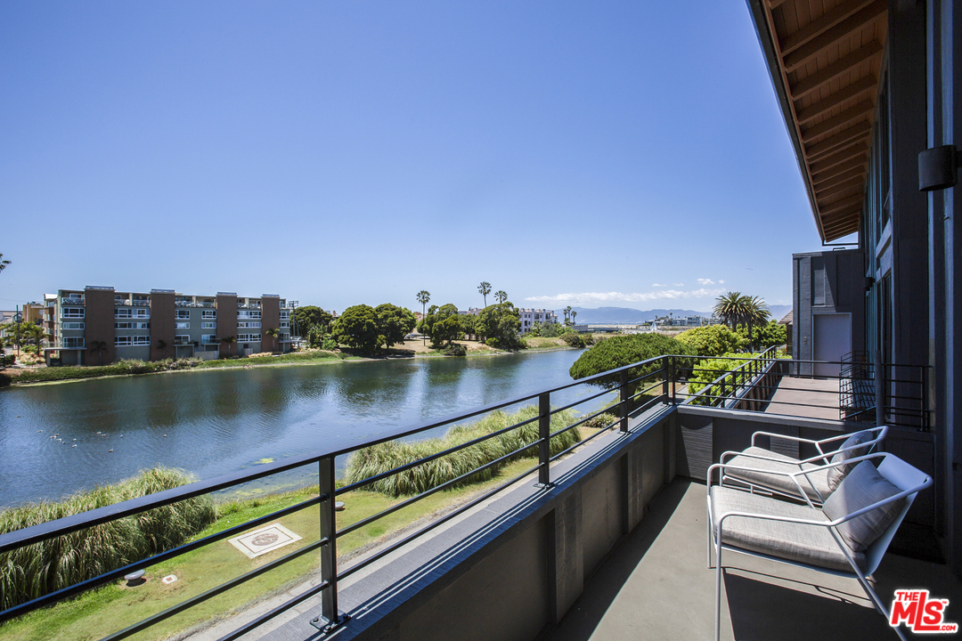 6505 Esplanade Ca, Unit 4 Playa del Rey, CA 90293 - Photo 4 of 53