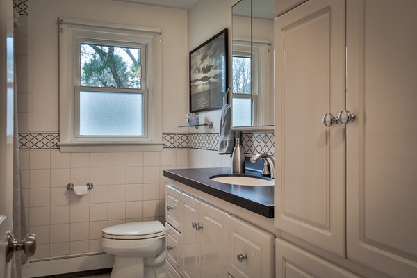 19 Clark Road Bedford, MA 01730 - Photo 9 of 19 Gallery Image 9