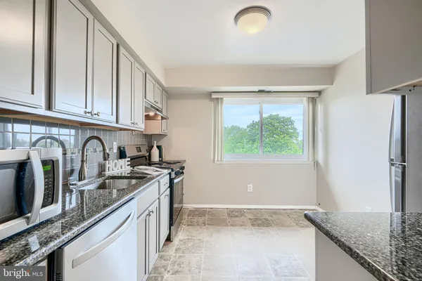 $244,900 | 2 Summit Hill Court, Unit C3, Baltimore, MD 21228