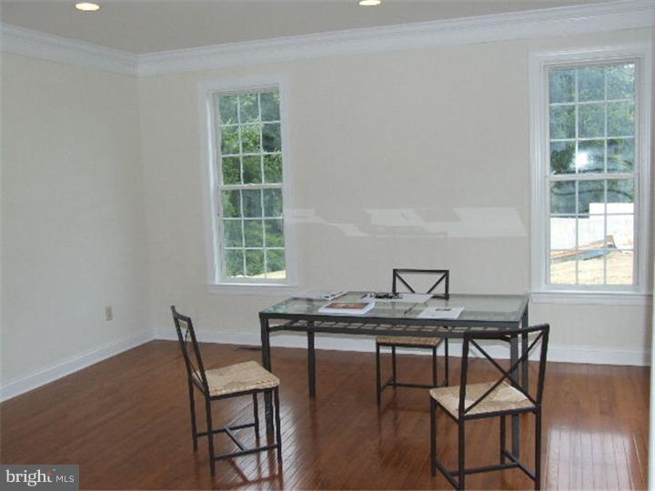 139 North Hillcrest Road Springfield, PA 19064 - Photo 6 of 14 Living Room