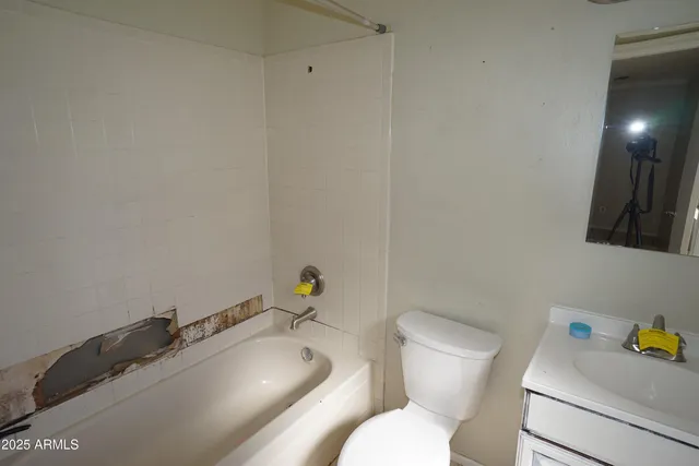 a view of an outdoor space