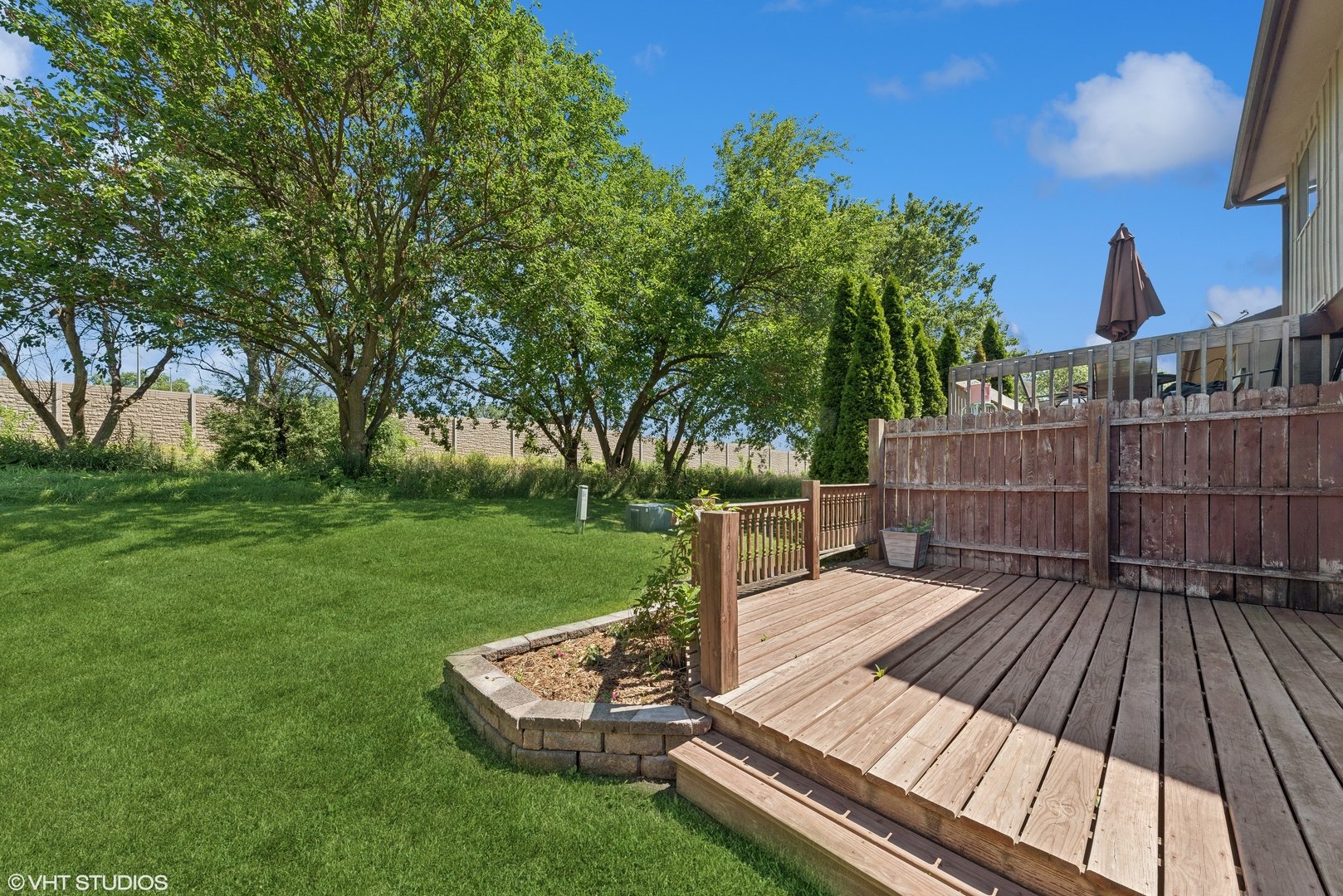 602 Forum Drive Roselle, IL 60172 - Photo 14 of 15