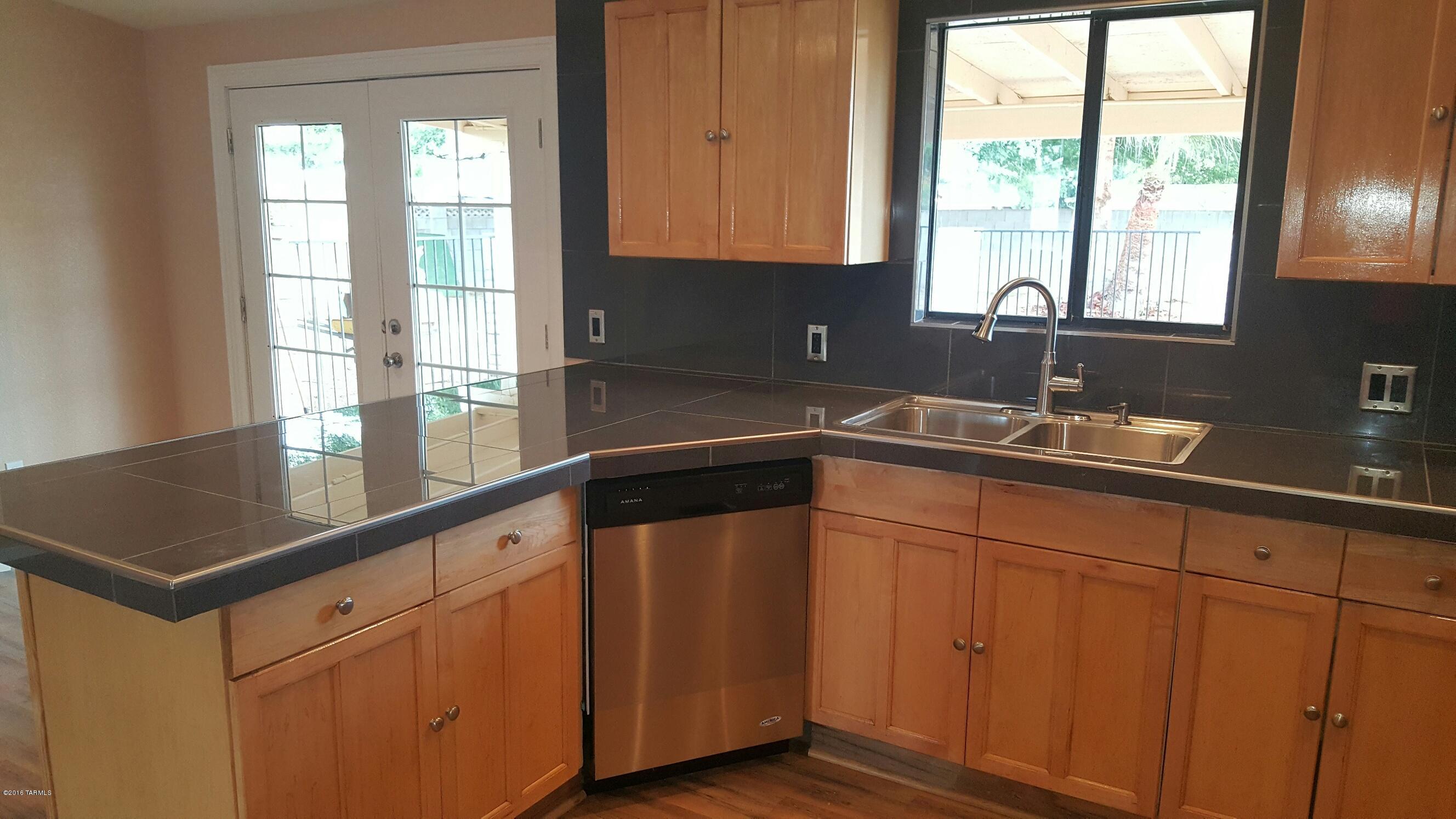7579 North Rasmussen Avenue Tucson, AZ 85741 - Photo 6 of 21 Gallery Image 6