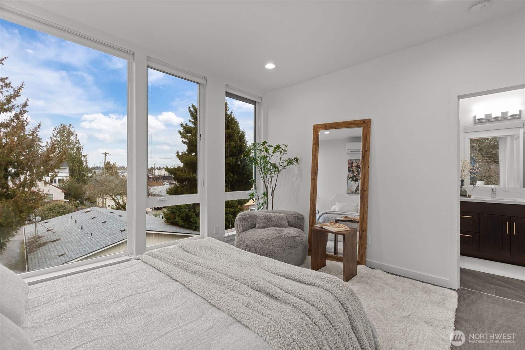 942 North 89th Street, Unit B Seattle, WA 98103 - Photo 16 of 23