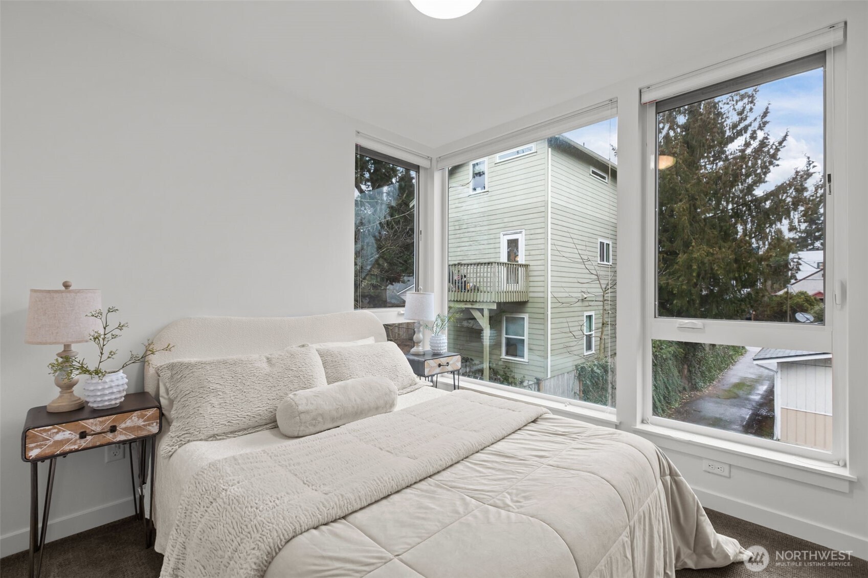 942 North 89th Street, Unit B Seattle, WA 98103 - Photo 10 of 23