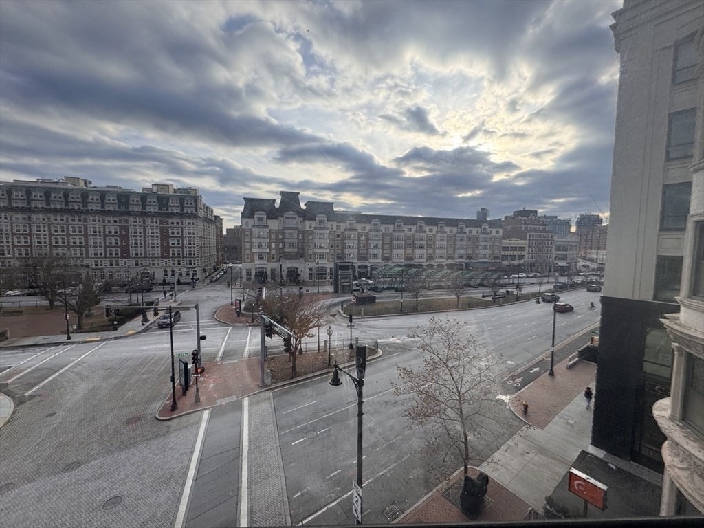 636 Beacon Street, Unit 404 Boston, MA 02215 - Photo 13 of 20 a view of a terrace