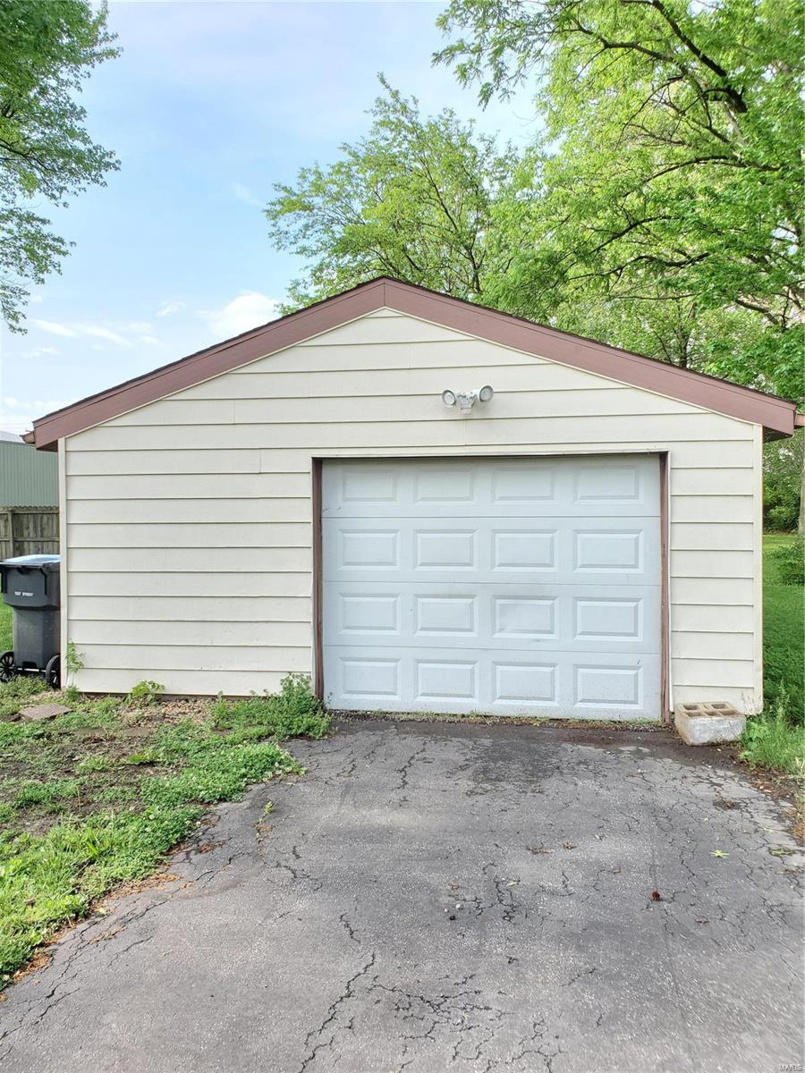 5817 Memory Lane Belleville, IL 62226 - Photo 5 of 28