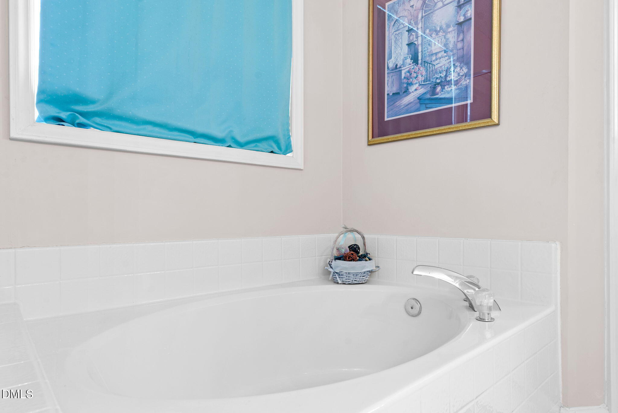 5512 Grand Traverse Drive Raleigh, NC 27604 - Photo 34 of 62 a bathroom with a bathtub