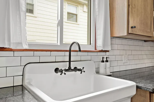 $199,900 | 701 11th Street Northwest, Austin, MN 55912