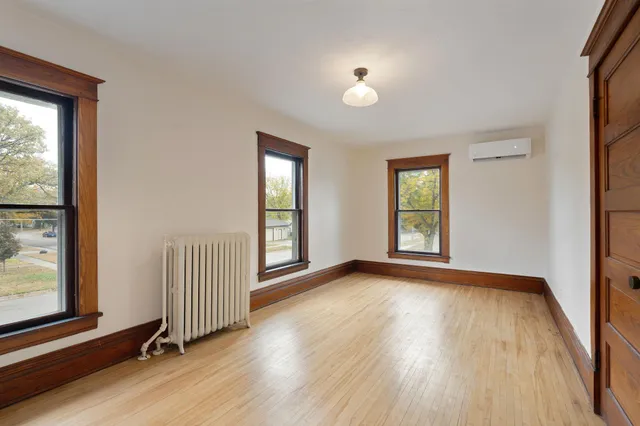 $199,900 | 701 11th Street Northwest, Austin, MN 55912