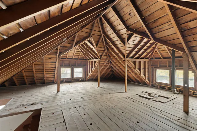 $199,900 | 701 11th Street Northwest, Austin, MN 55912