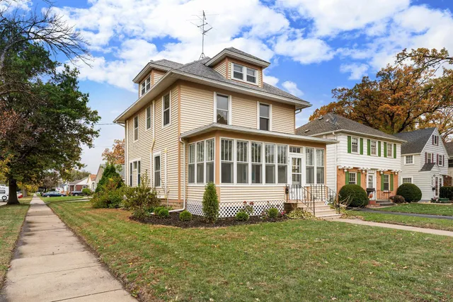 $199,900 | 701 11th Street Northwest, Austin, MN 55912