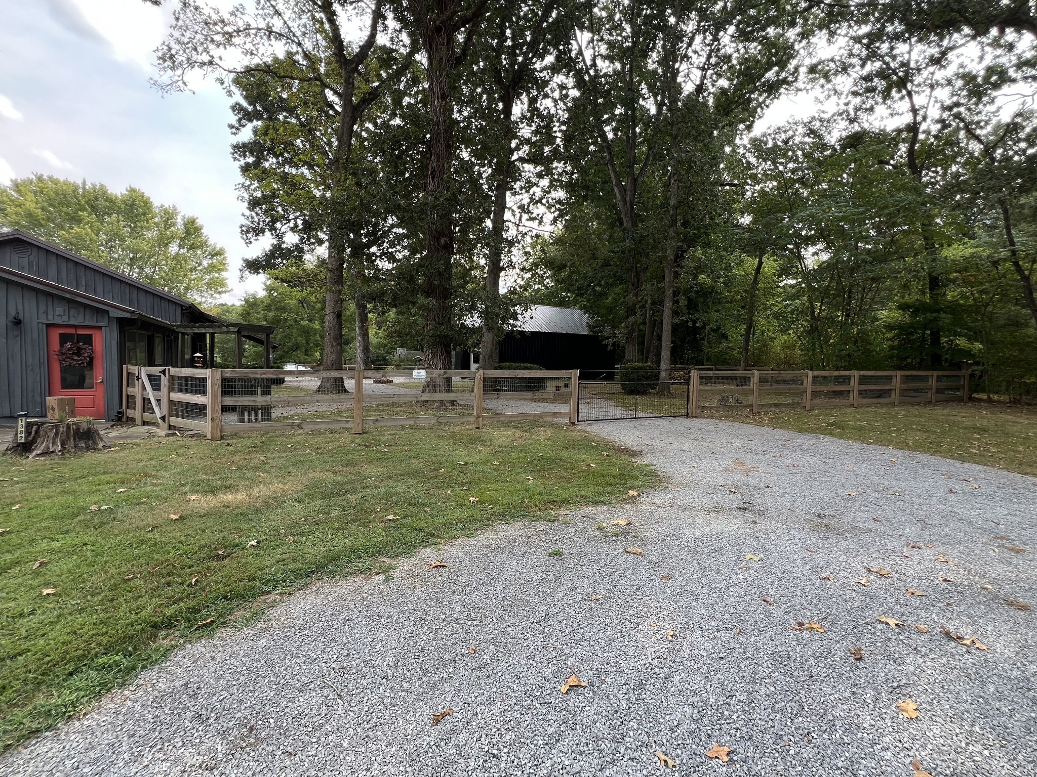 1382 Dunbar Cave Road Clarksville, TN 37043 - Photo 33 of 47