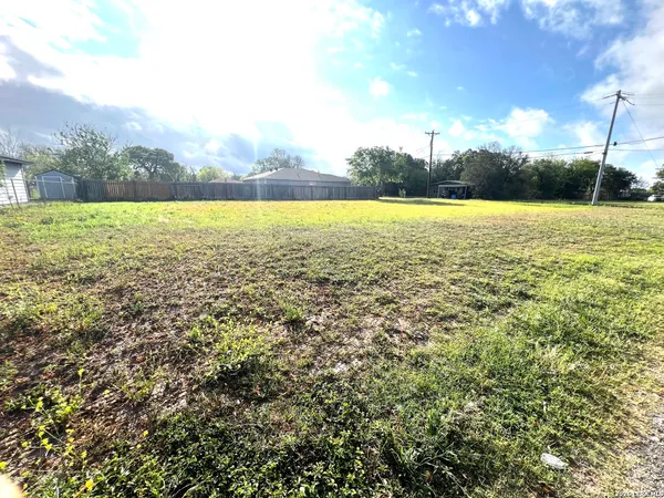 $70,000 | 772 Johnson, Seguin, TX 78155