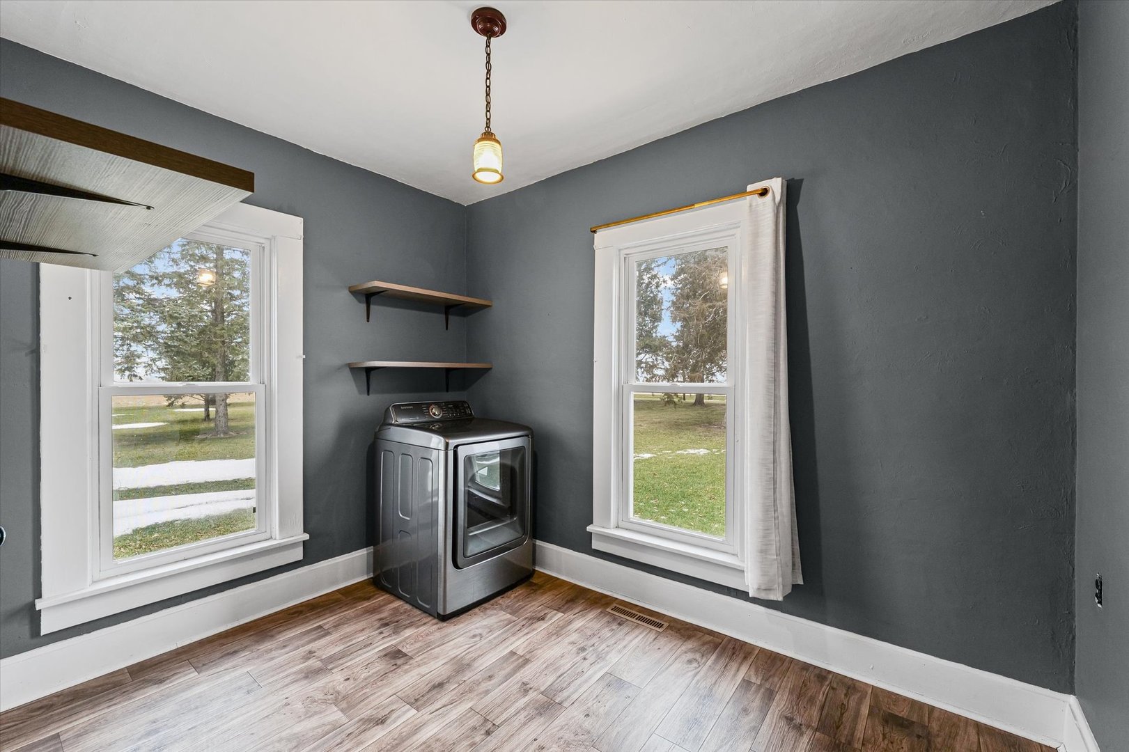 1471 East 100th Road North Rankin, IL 60960 - Photo 18 of 39 a view of livingroom with furniture wooden floor and window