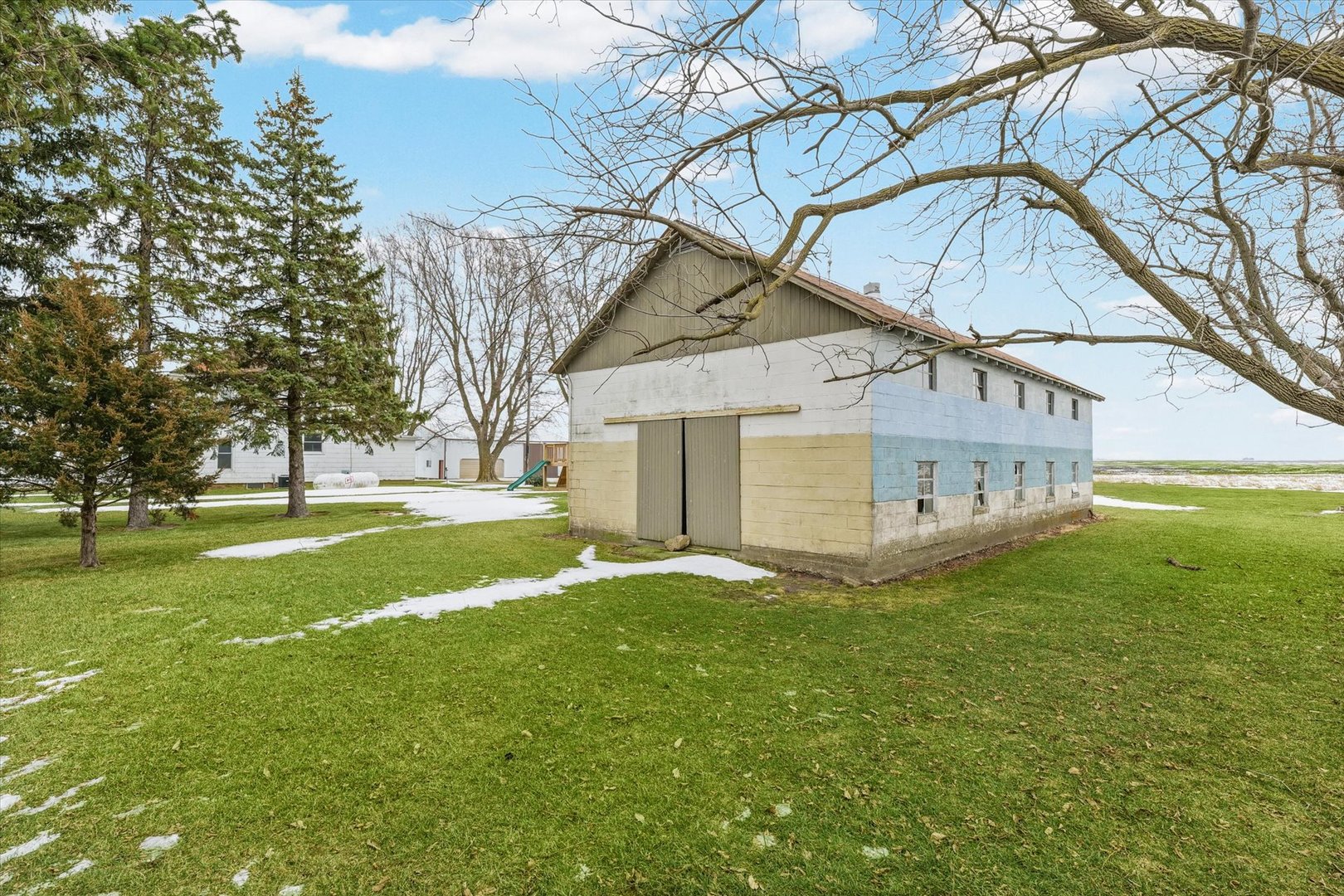 1471 East 100th Road North Rankin, IL 60960 - Photo 35 of 39 a view of a house with a yard