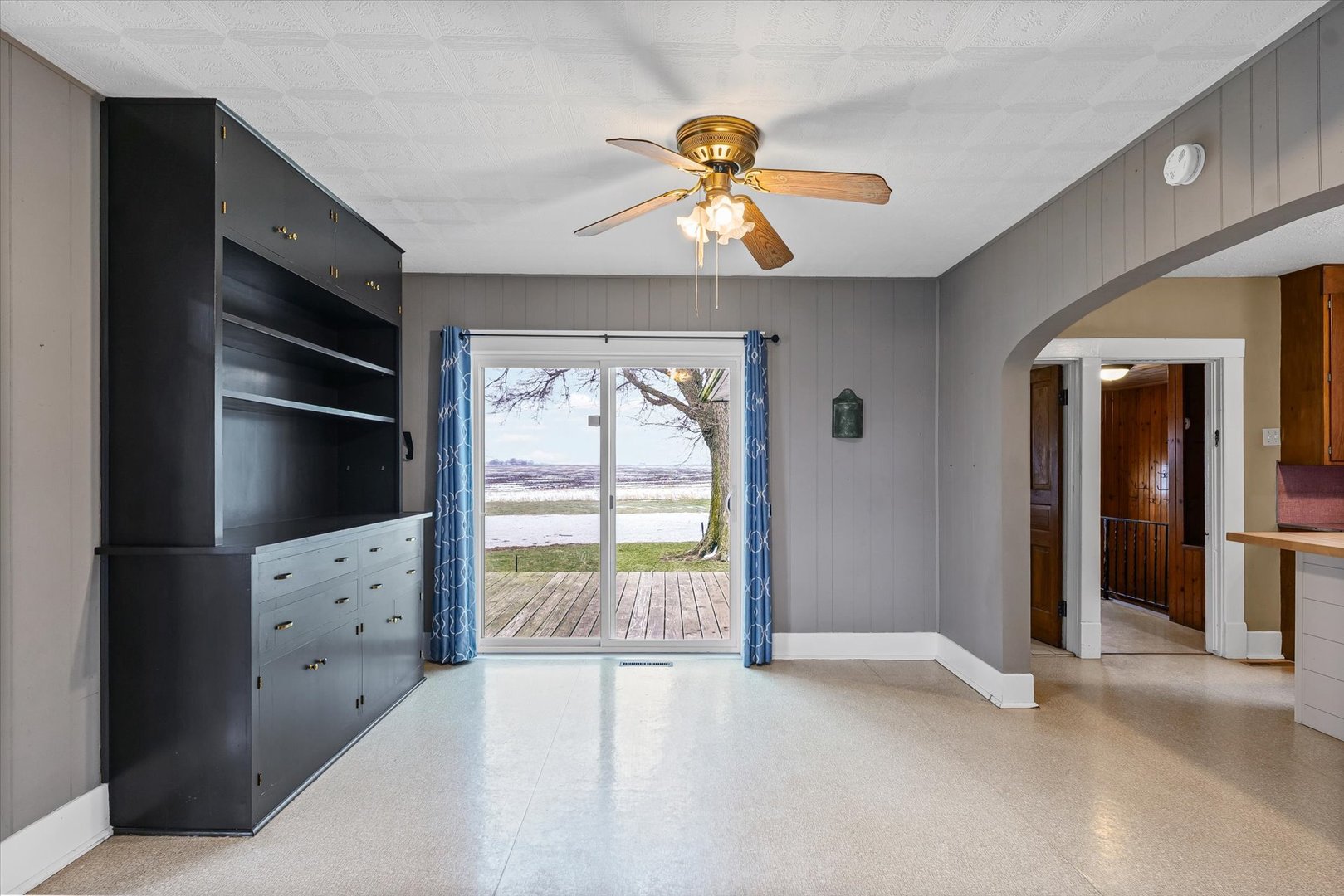 1471 East 100th Road North Rankin, IL 60960 - Photo 10 of 39 a view of an empty room with a window