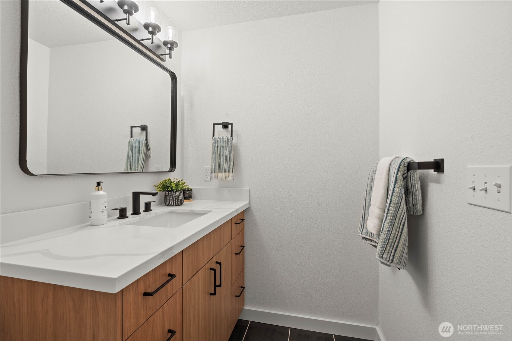 1510 Titlow Road Tacoma, WA 98465 - Photo 14 of 34