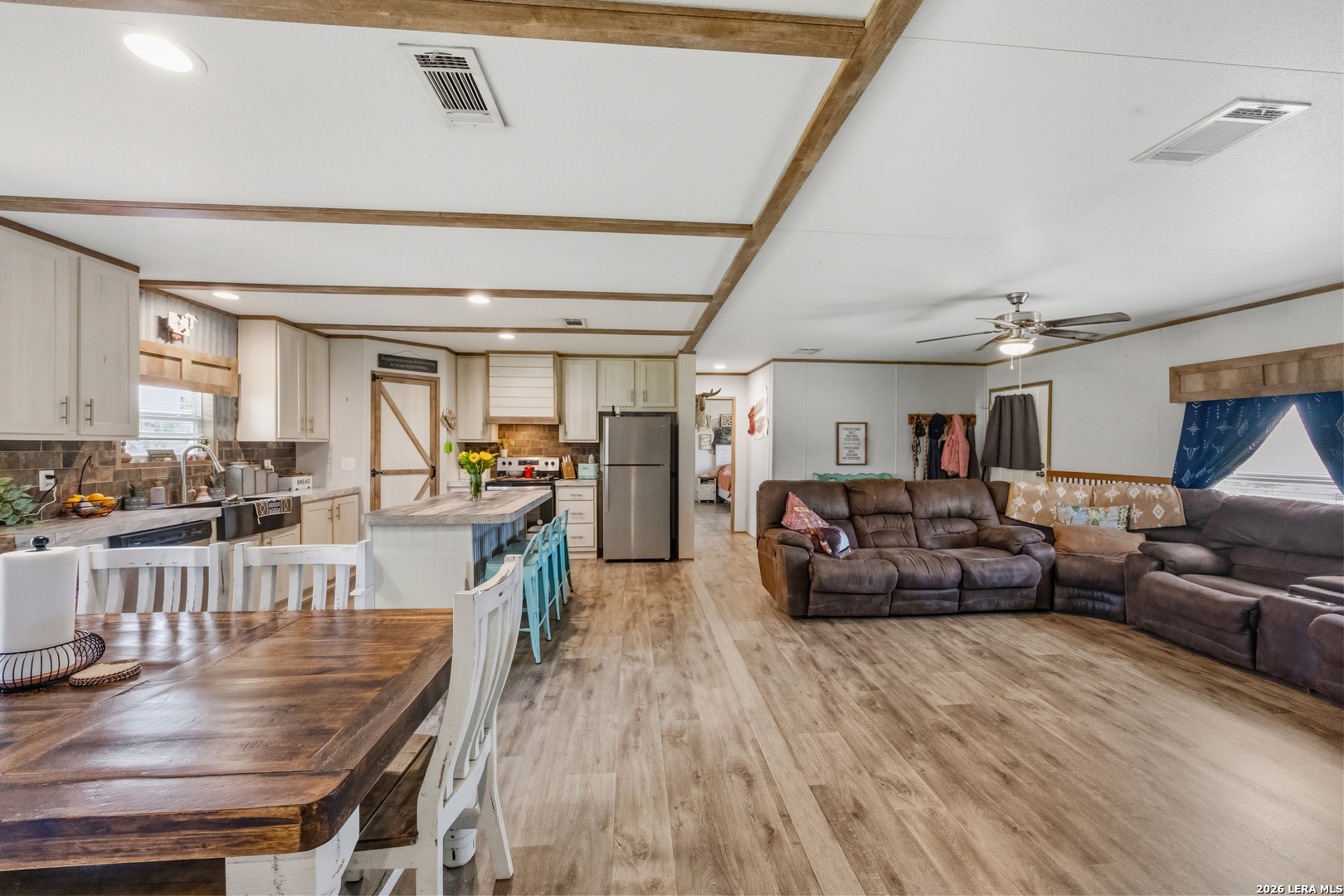 490 Hernandez Road Poteet, TX 78065 - Photo 9 of 40