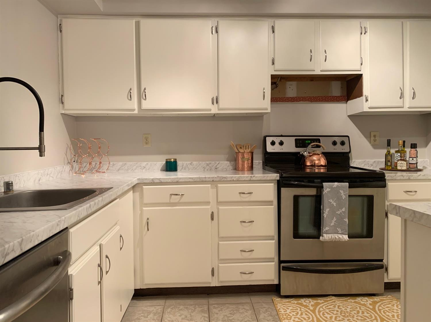 421 Redding Road, Unit 103 Lexington, KY 40517 - Photo 18 of 58 Photo 18