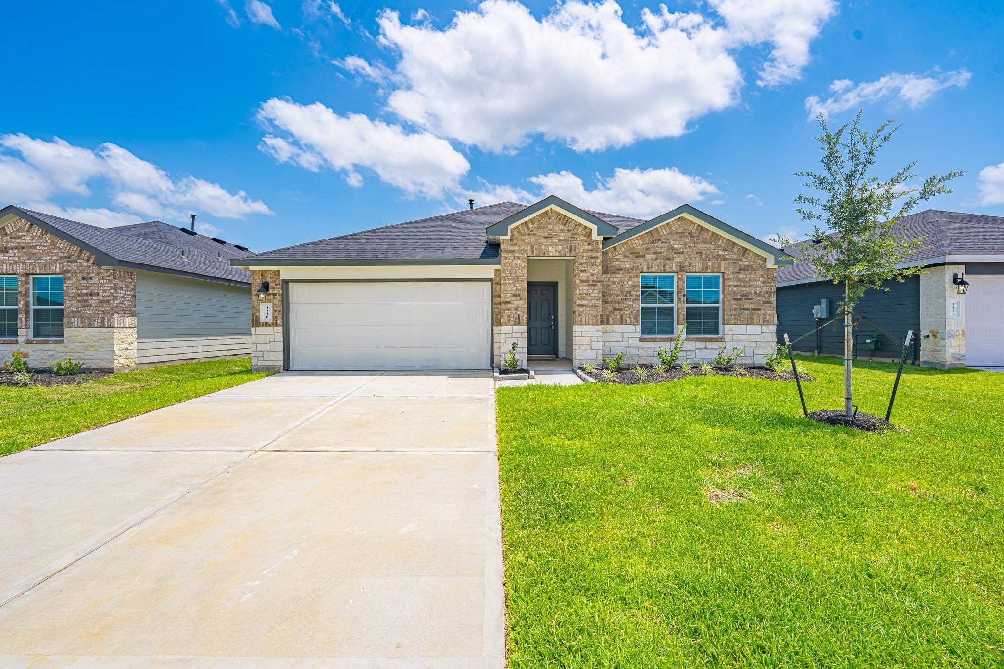 1118 Appaloosa Lane Rosharon, TX 77583 - Photo 2 of 37
