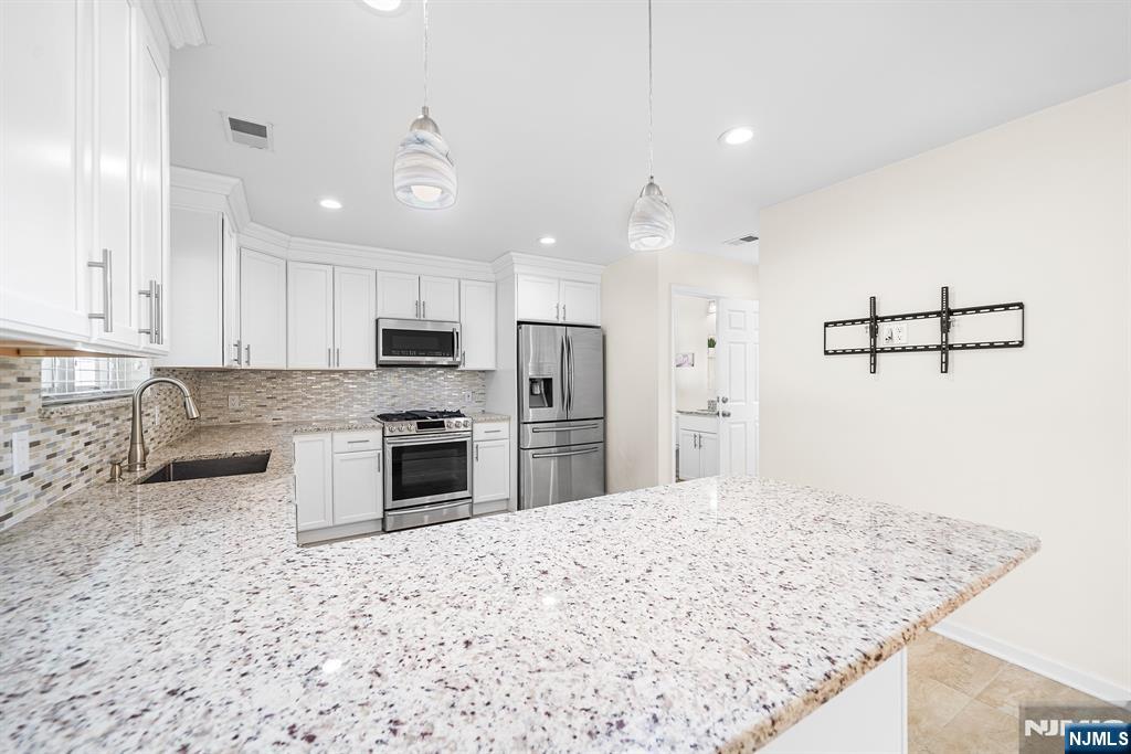 902 Spruce Street Roselle, NJ 07203 - Photo 13 of 48