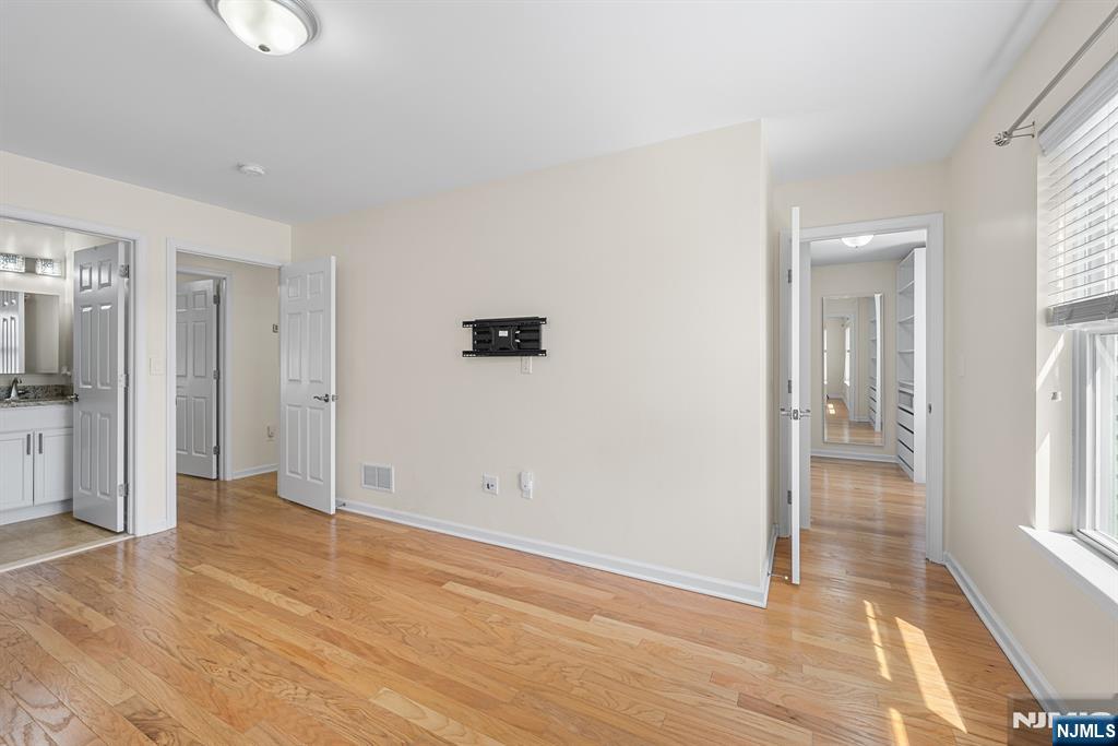 902 Spruce Street Roselle, NJ 07203 - Photo 23 of 48