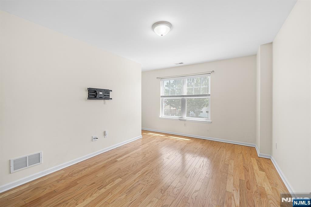 902 Spruce Street Roselle, NJ 07203 - Photo 24 of 48