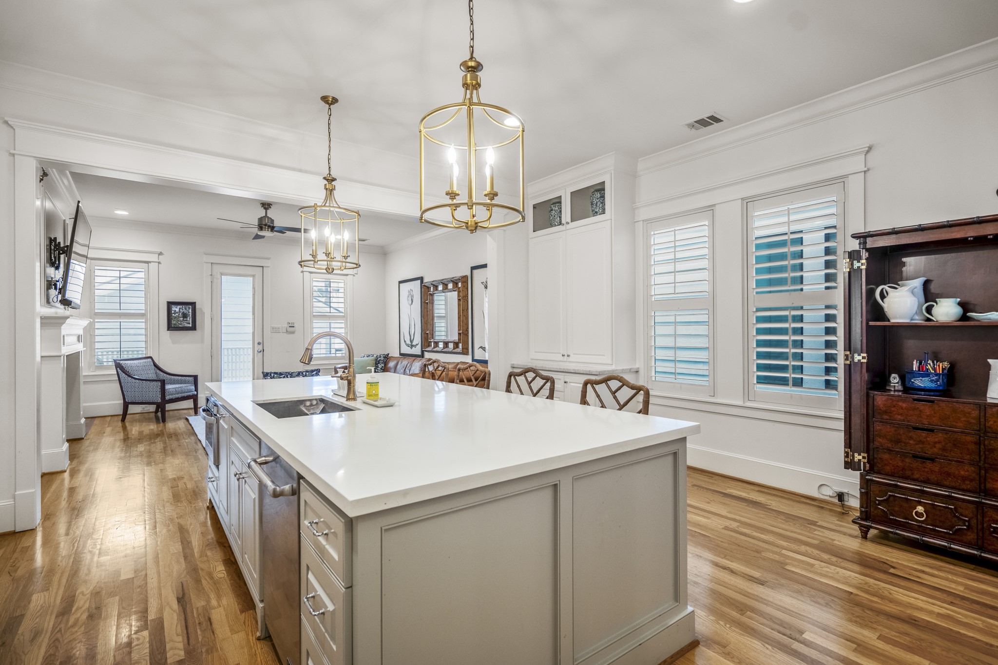 732 East 28th Street Houston, TX 77009 - Photo 14 of 44 a view of a kitchen counter space
