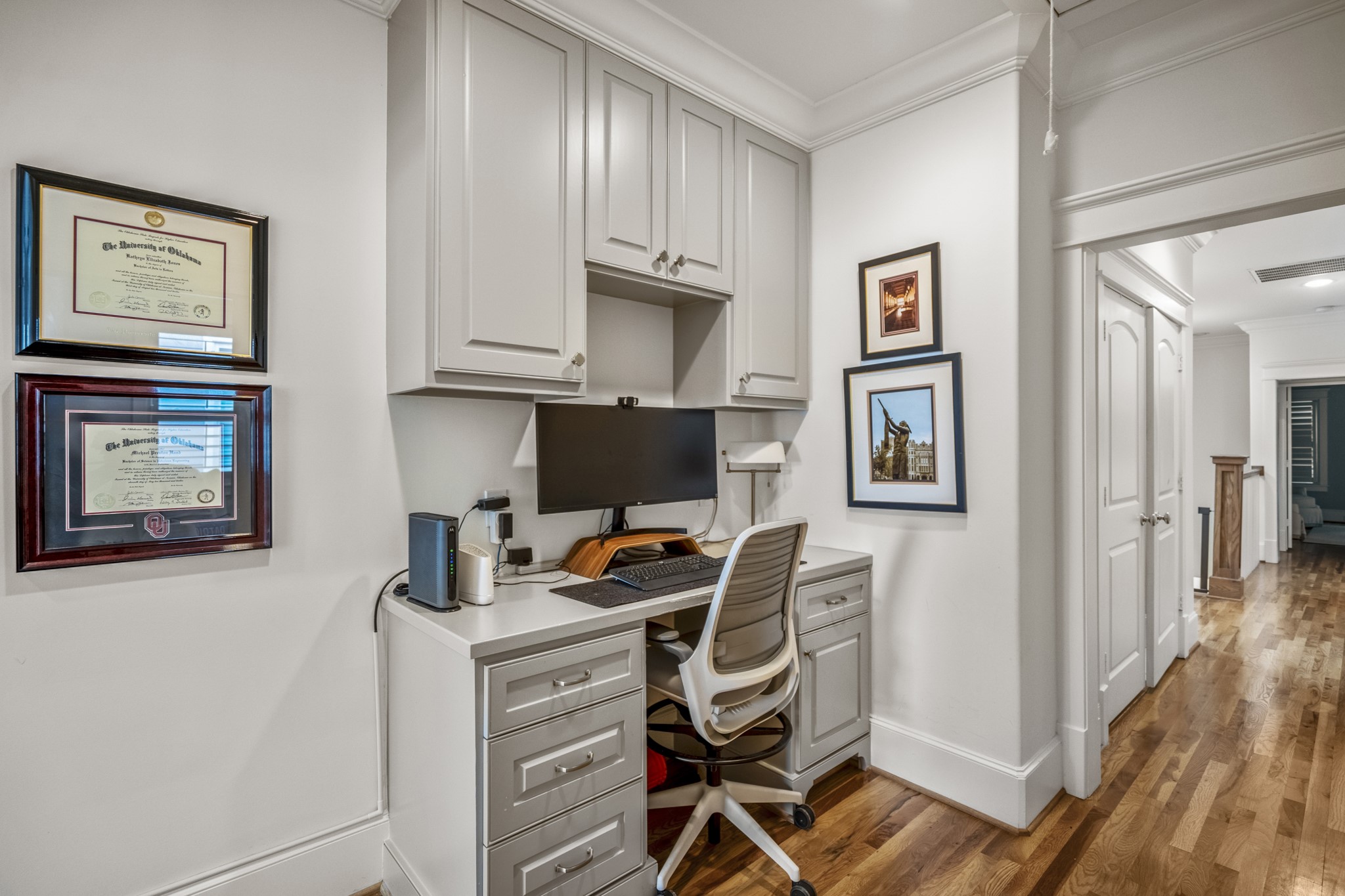 732 East 28th Street Houston, TX 77009 - Photo 26 of 44 a view of a workspace with furniture and a window