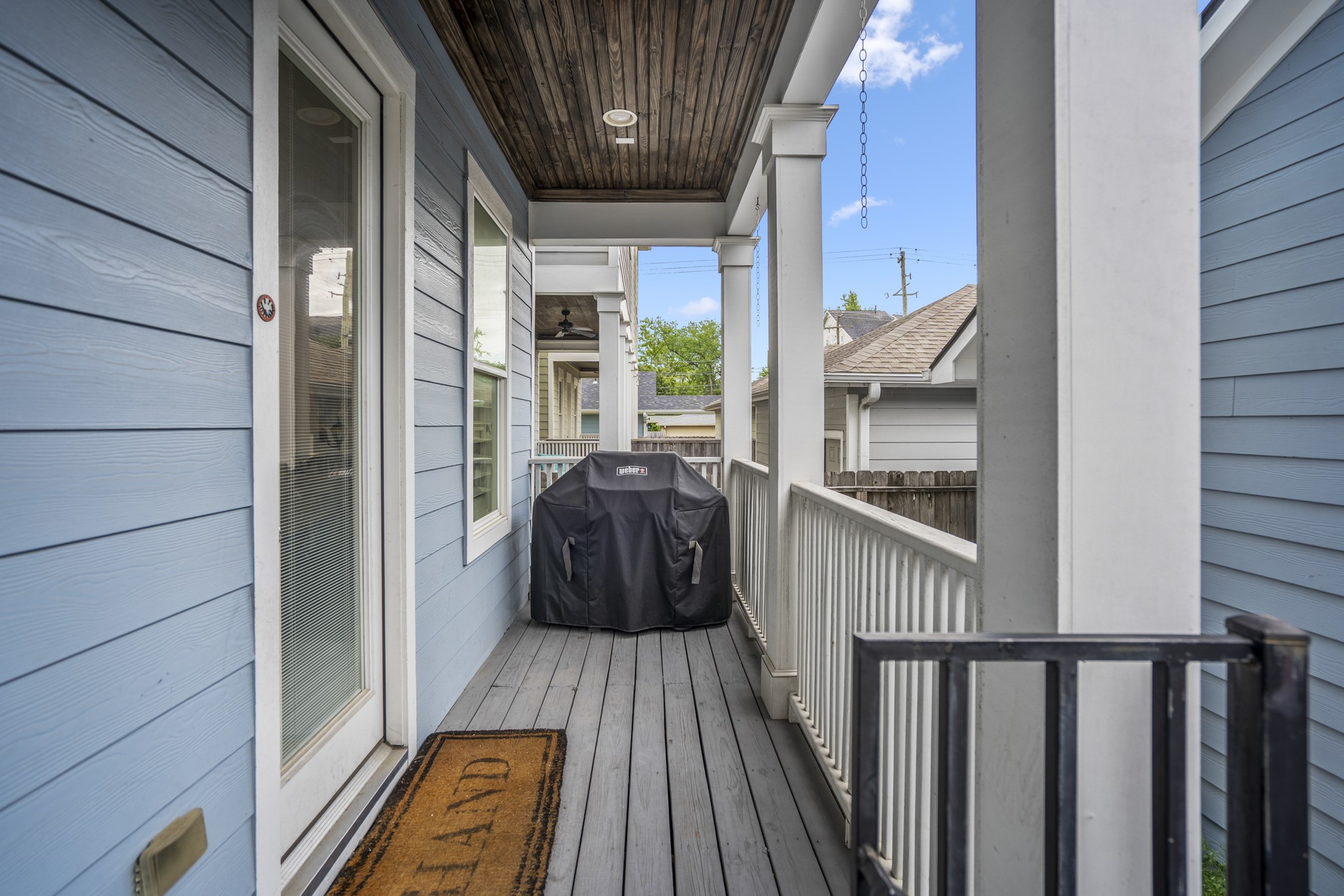 732 East 28th Street Houston, TX 77009 - Photo 41 of 44 a view of a balcony with furniture and wooden floor