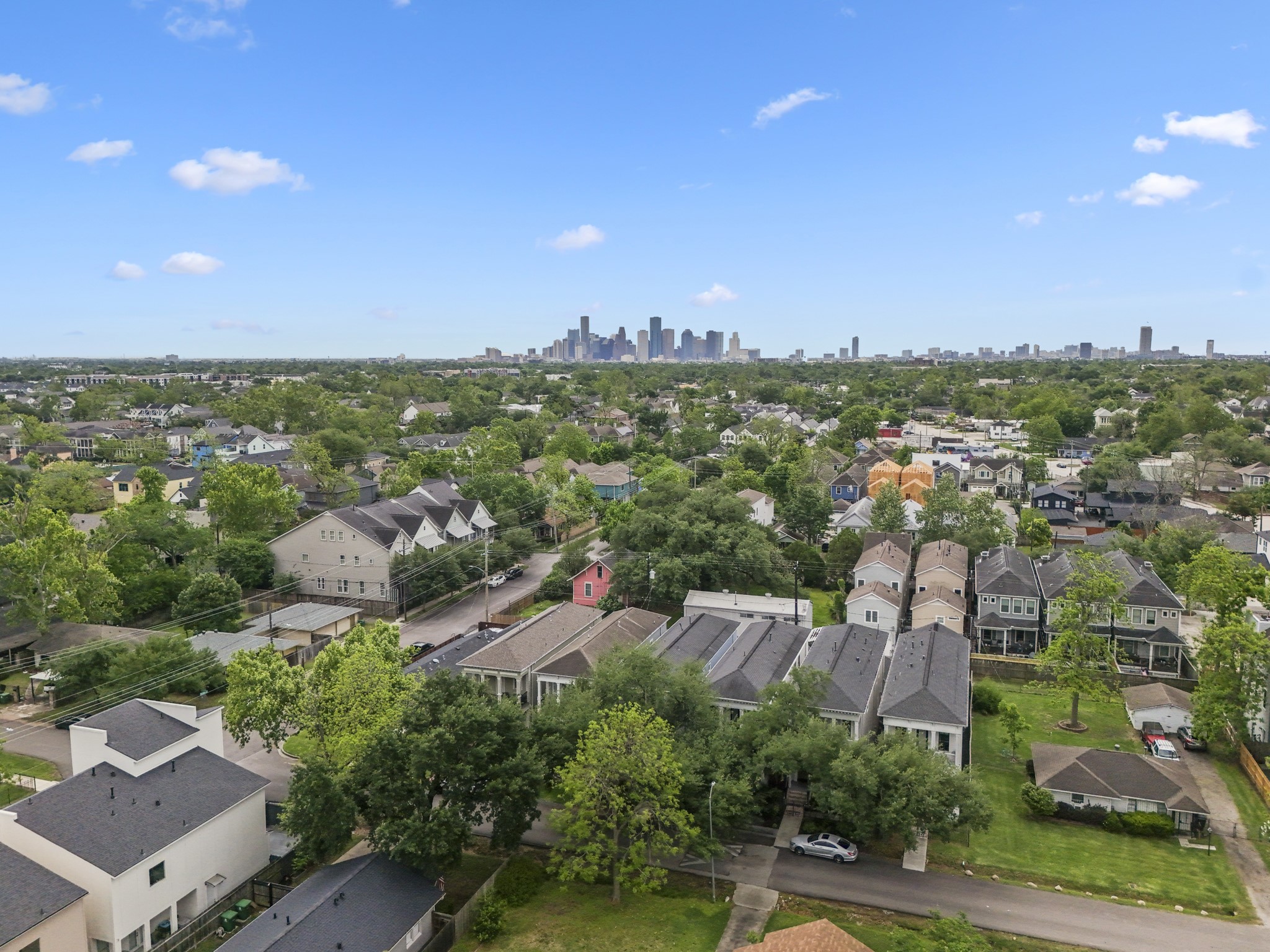 732 East 28th Street Houston, TX 77009 - Photo 43 of 44 an aerial view of residential houses with outdoor space and street view