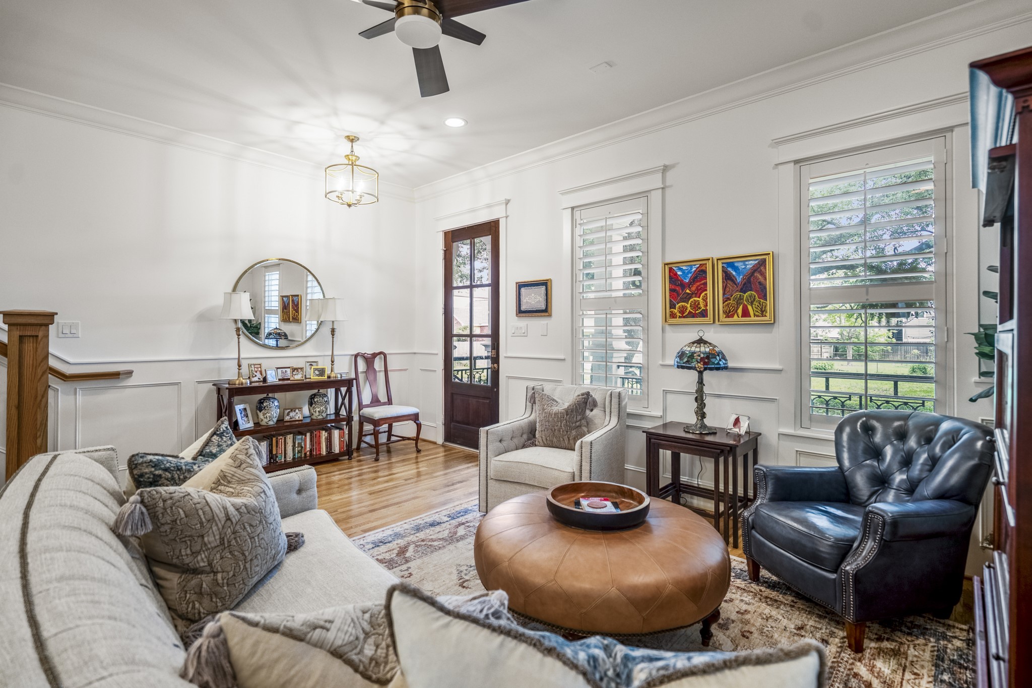 732 East 28th Street Houston, TX 77009 - Photo 7 of 44 a living room with furniture and a large window