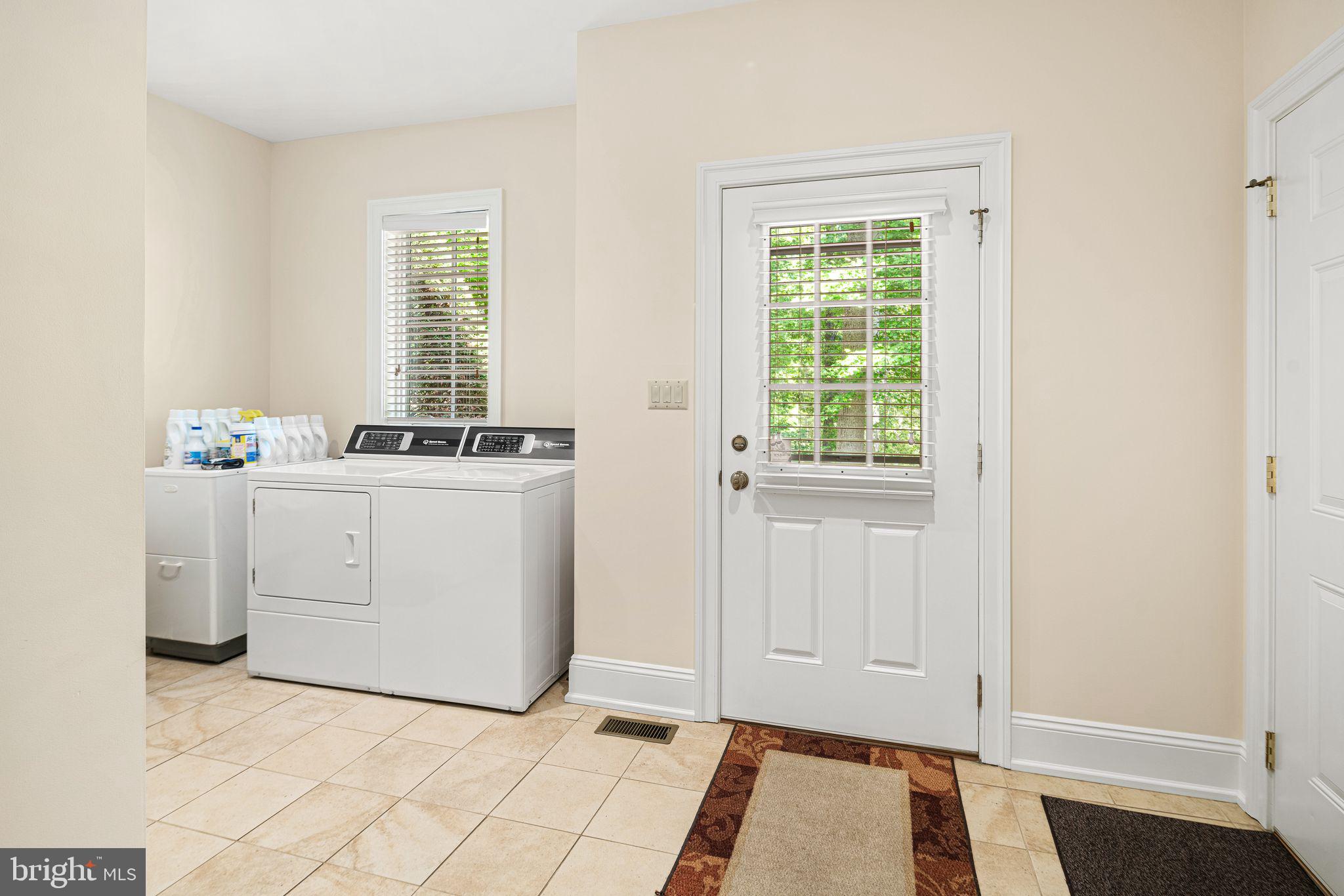 1990 Woodside Road Newtown, PA 18940 - Photo 47 of 57 Laundry room