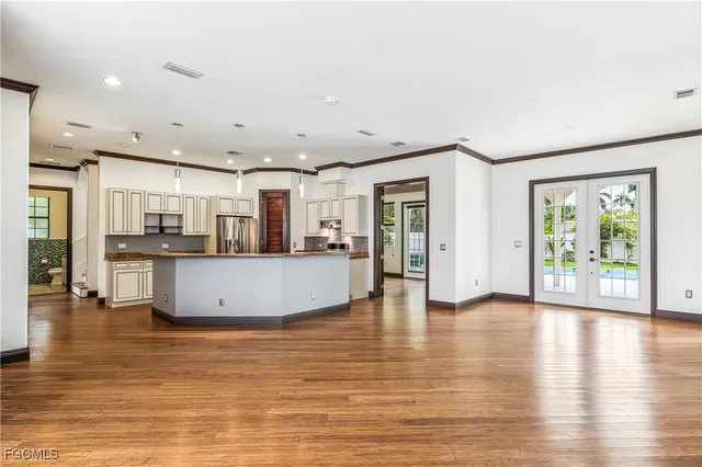 $850,000 | 1358 Hopedale Drive, Fort Myers, FL 33919