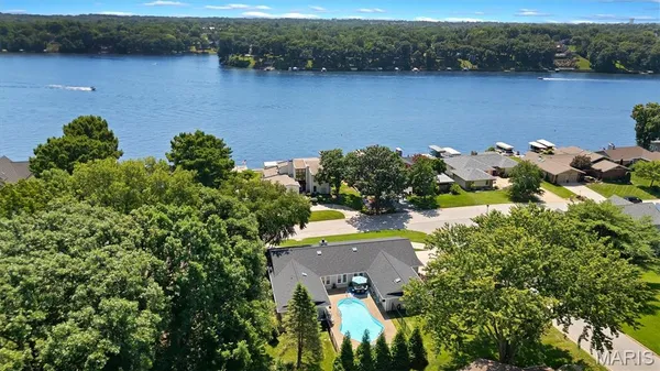 $730,000 | 11 Rue Grand Drive, Lake St. Louis, MO 63367