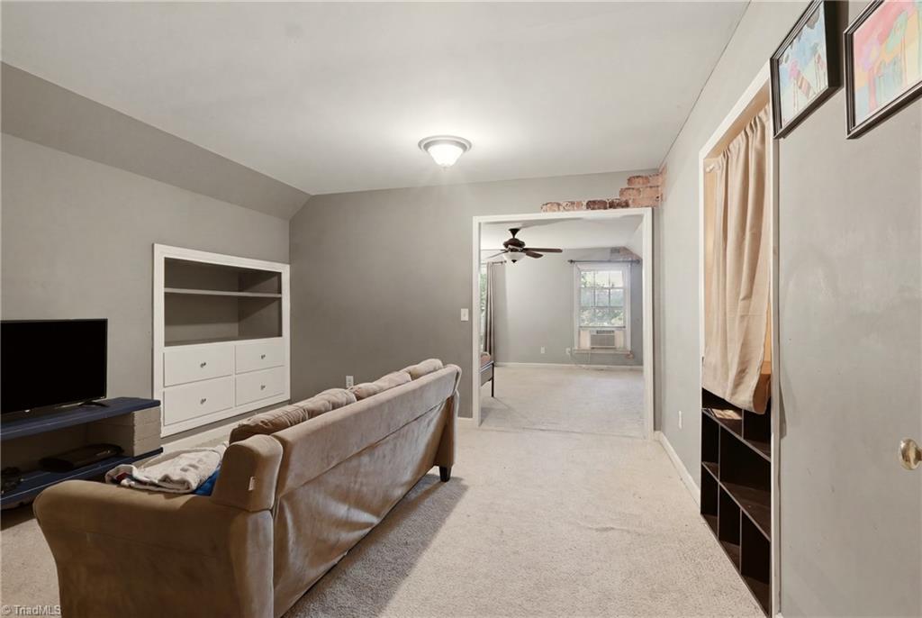 1056 Cantering Road High Point, NC 27262 - Photo 21 of 33