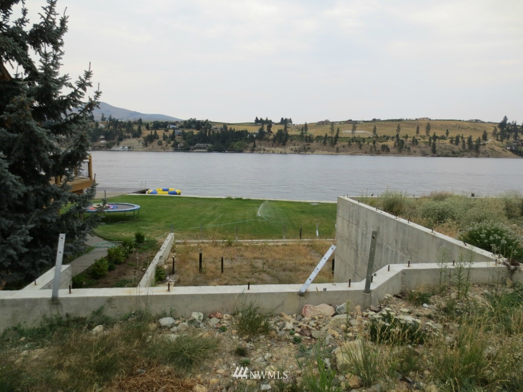 12298 South Lakeshore Road Chelan, WA 98816 - Photo 18 of 24 Gallery Image 18