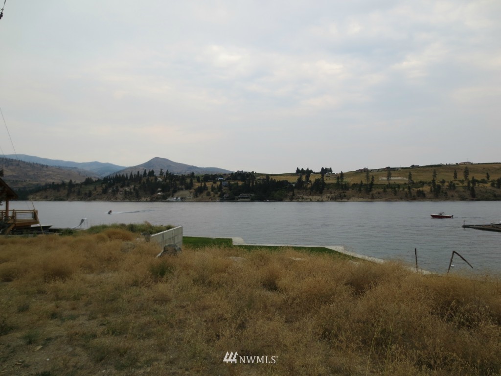 12298 South Lakeshore Road Chelan, WA 98816 - Photo 8 of 24 Gallery Image 8