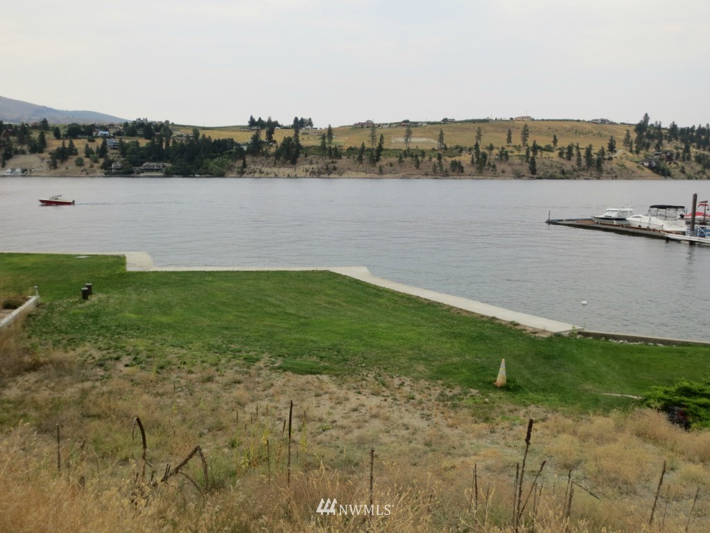 12298 South Lakeshore Road Chelan, WA 98816 - Photo 9 of 24 Gallery Image 9