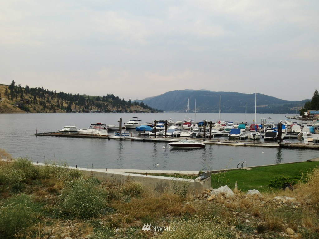 12298 South Lakeshore Road Chelan, WA 98816 - Photo 10 of 24 Gallery Image 10