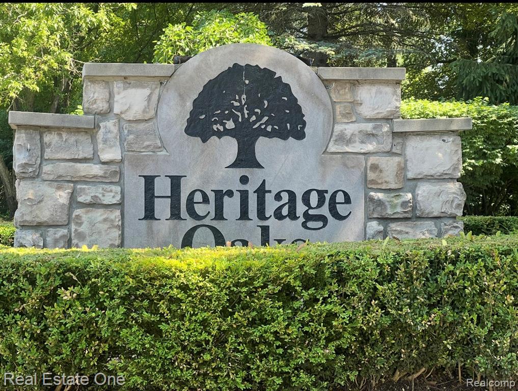 2184 Reagan Drive Rochester Hills, MI 48309 - Photo 2 of 28