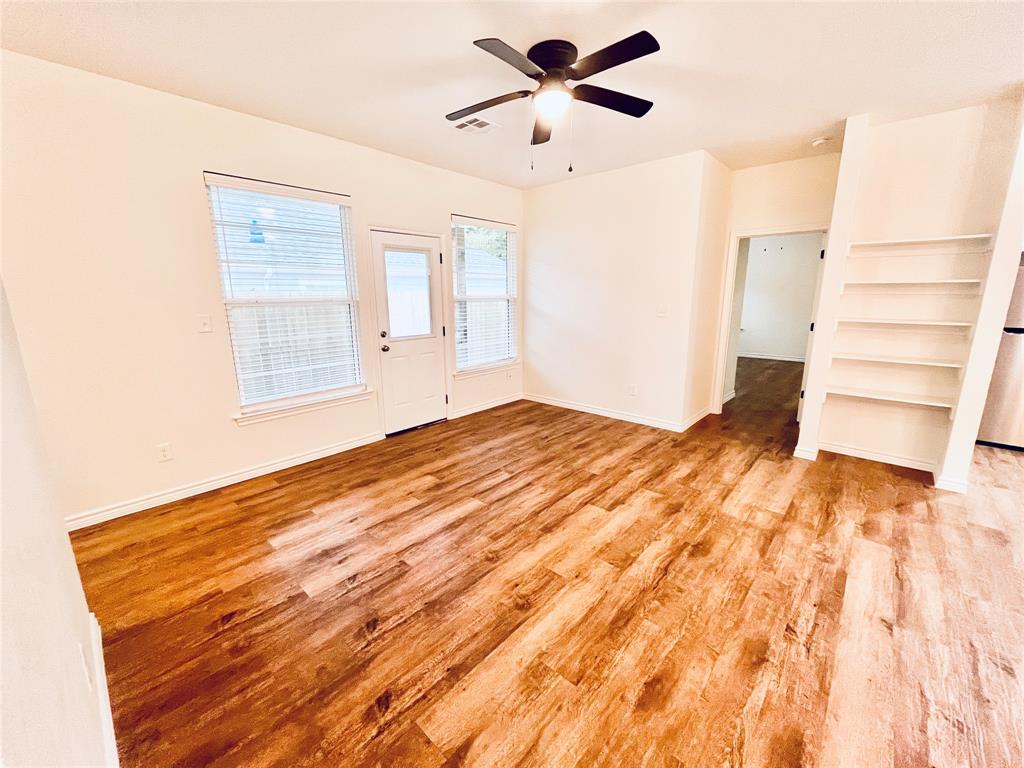 523 East Hanna Street Denison, TX 75021 - Photo 2 of 15