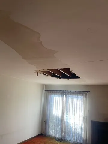 $279,900 | 1026 Briarcliffe Boulevard, Wheaton, IL 60189