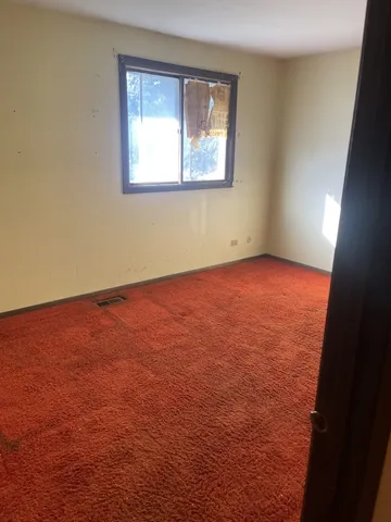 $279,900 | 1026 Briarcliffe Boulevard, Wheaton, IL 60189