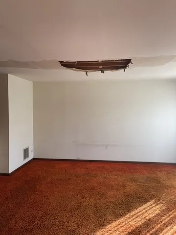 $279,900 | 1026 Briarcliffe Boulevard, Wheaton, IL 60189