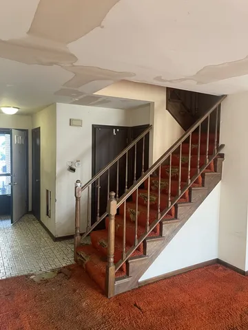 $279,900 | 1026 Briarcliffe Boulevard, Wheaton, IL 60189