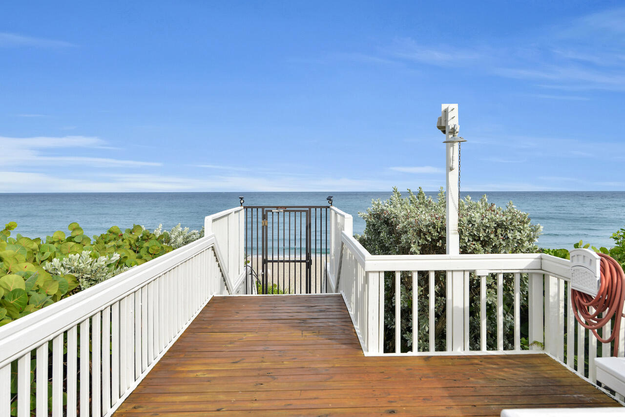 250 South Ocean Boulevard, Unit 2E Boca Raton, FL 33432 - Photo 18 of 24 Beach access