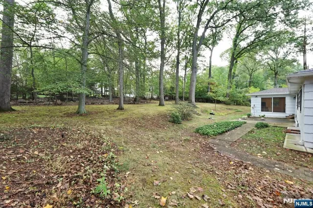 $1,099,000 | 83 Hampshire Road, Washington Township, NJ 07676