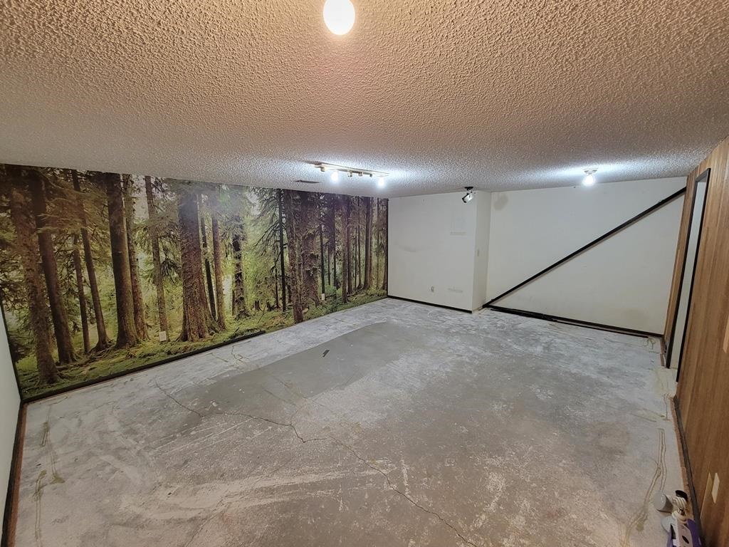 8428 North Susan Court Spokane, WA 99208 - Photo 13 of 31